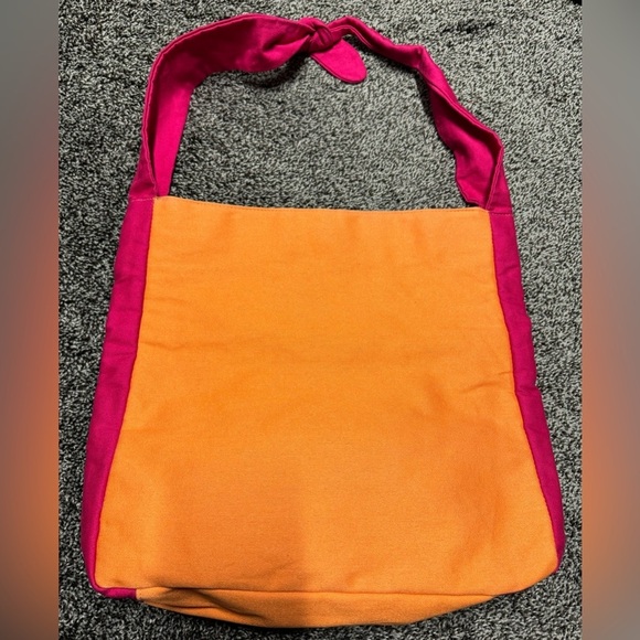 Givenchy tote - Picture 2 of 4